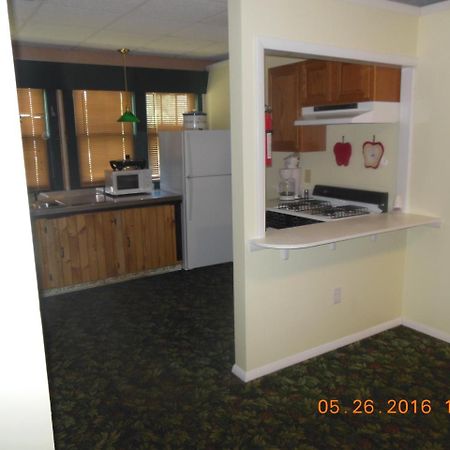 Evergreen Motel Oswego Extérieur photo